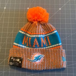 NWT Miami Dolphins New Era Pompom Beanie